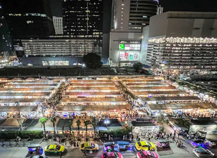 Kveldsstemning og lys i Bangkok