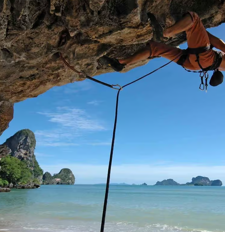 Klatrekurs ved Railay Beach med henting i Ao Nang og Krabi